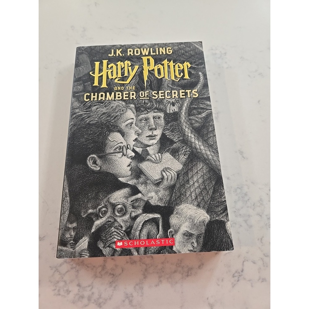 Harry Potter and the Chamber of Secrets by J. K. Rowling (2018, Trade Paperback)